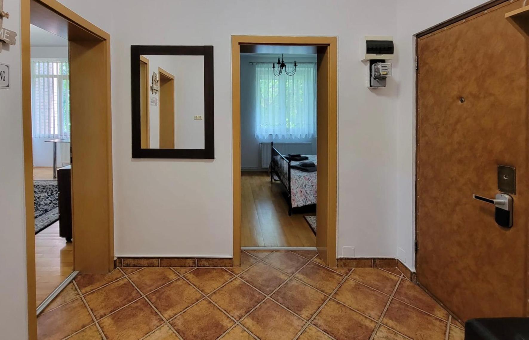 Ferienwohnung Traveler'S Retreat Brașov Exterior foto